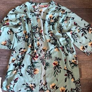 EVRI Mint and Floral Kimono